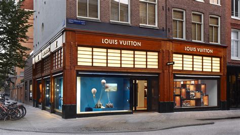 lv openingstijden servicecenter|Louis Vuitton Pieter Cornelisz Hooftstraat.